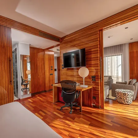 호텔 Golf & 아카야