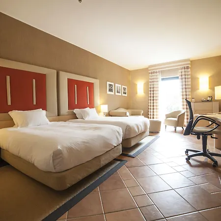 Golf & מלון אקאיה