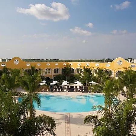 Golf & 4* Acaya